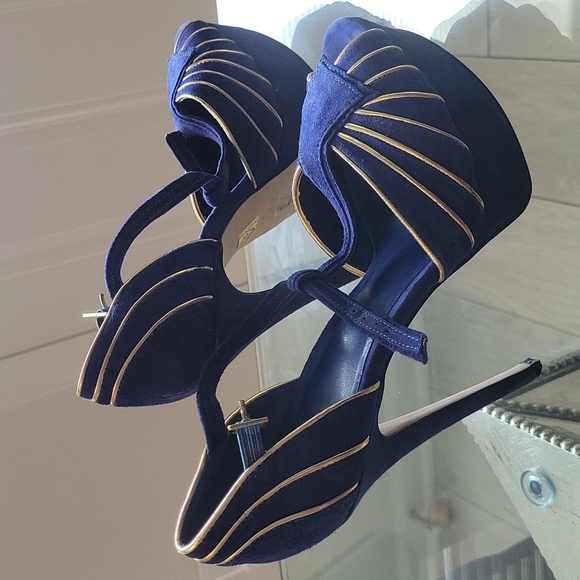 Royal blue truth or dare by Madonna heels - Picture 3 of 5